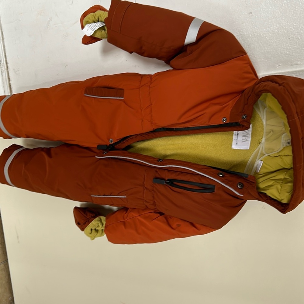 zara water repellent and windproof hooded snowsuit